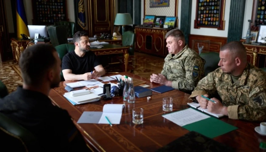 Зеленському доповіли про підготовку до різних сценаріїв на Чернігівсько-Київському напрямку
