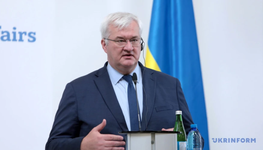 Україна закликала країни ЄС запровадити національні санкції проти Усманова і Фрідмана